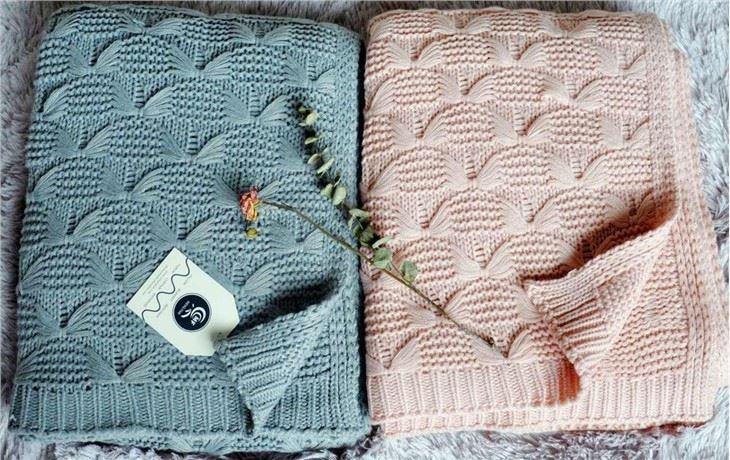 Knitted Geometric Qauv Pov